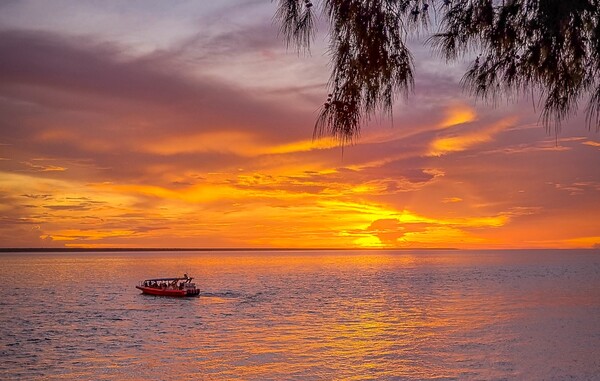 Beautiful Darwin sunset on the harbour